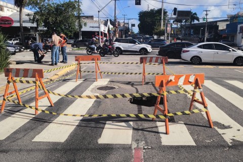 TRECHO DA AVENIDA PRUDENTE DE MORAIS TEM INTERDIÇÃO PARCIAL PARA OBRA DA CAERN EM NATAL