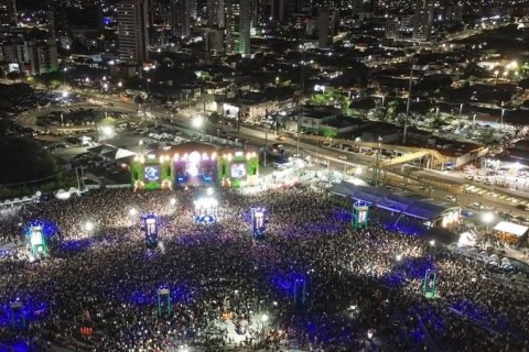 XAND AVIÃO, MATHEUS E KAUAN E LÉO FOGUETE ARRASTAM MULTIDÃO NO SÃO JOÃO DE NATAL