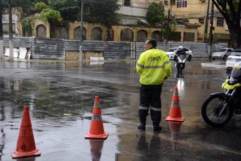 STTU MONITORA VIAS APÓS CHUVAS E APONTA RUAS INTRANSITÁVEIS EM NATAL